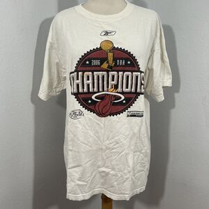 Vtg Reebok T shirt Adults M Miami Heat 2006 NBA Champions‎ Official Locker Room